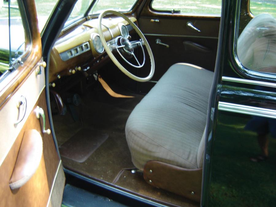  Ford Super DeLuxe Coupe 1942 года  (фото 3 из 3)